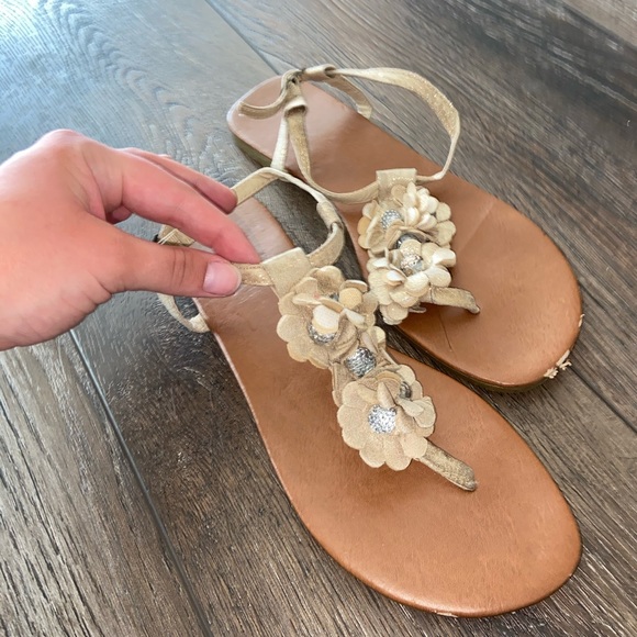 Flower sandals - Picture 2 of 2